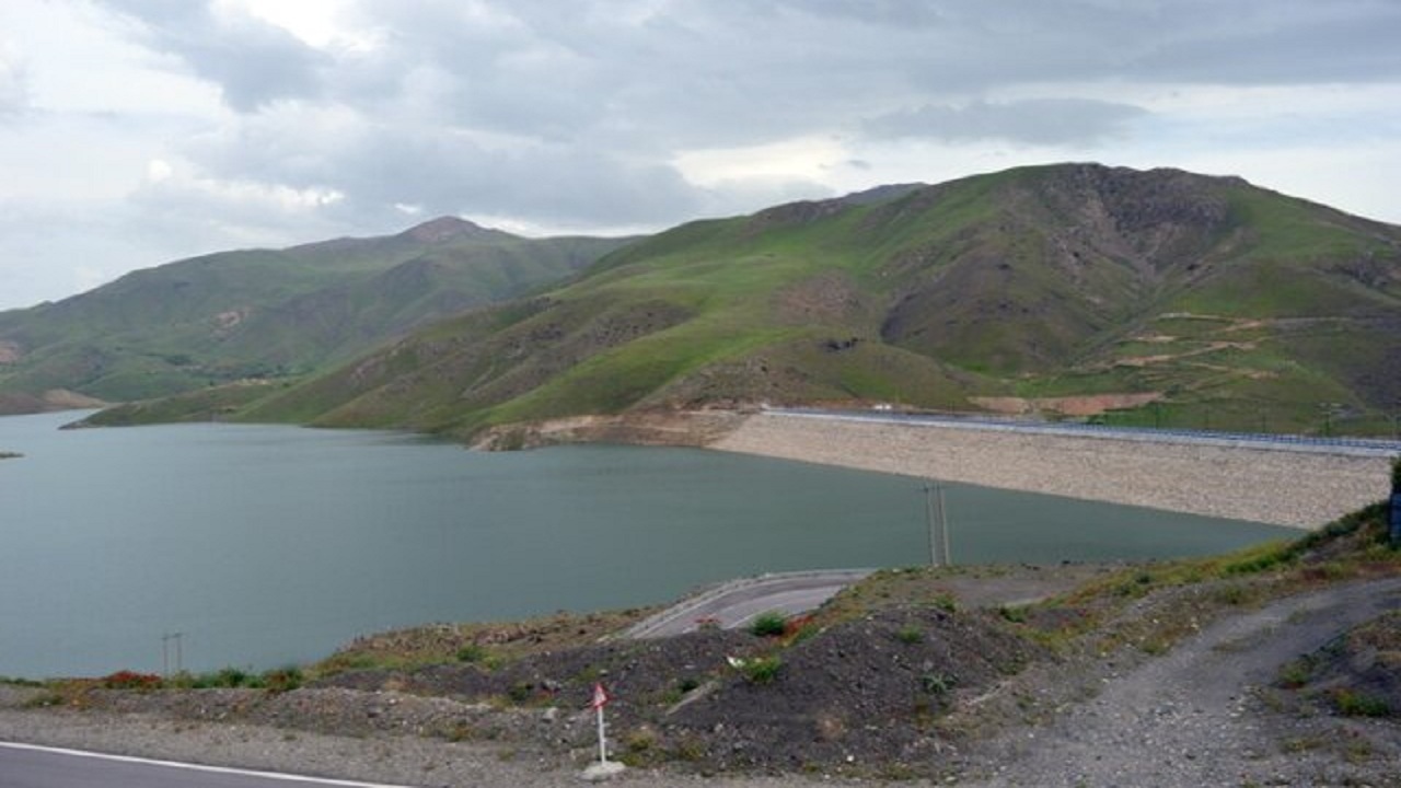 ۳۲ درصد مخازن سدهای آذربایجان غربی آب دارند