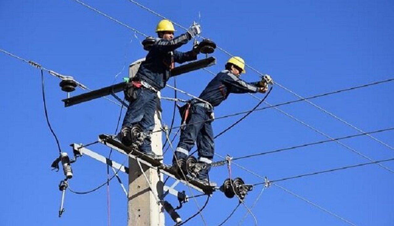 تعمیر و اورهال ۶۰ درصد خطوط شبکه برق در کردستان