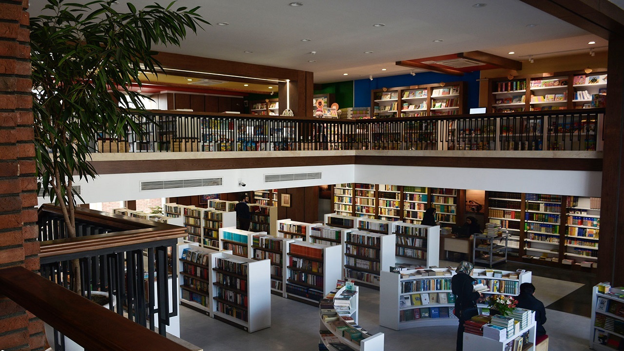 هر فروشگاه کتاب در مشهد یک نمایشگاه کتاب می‌شود