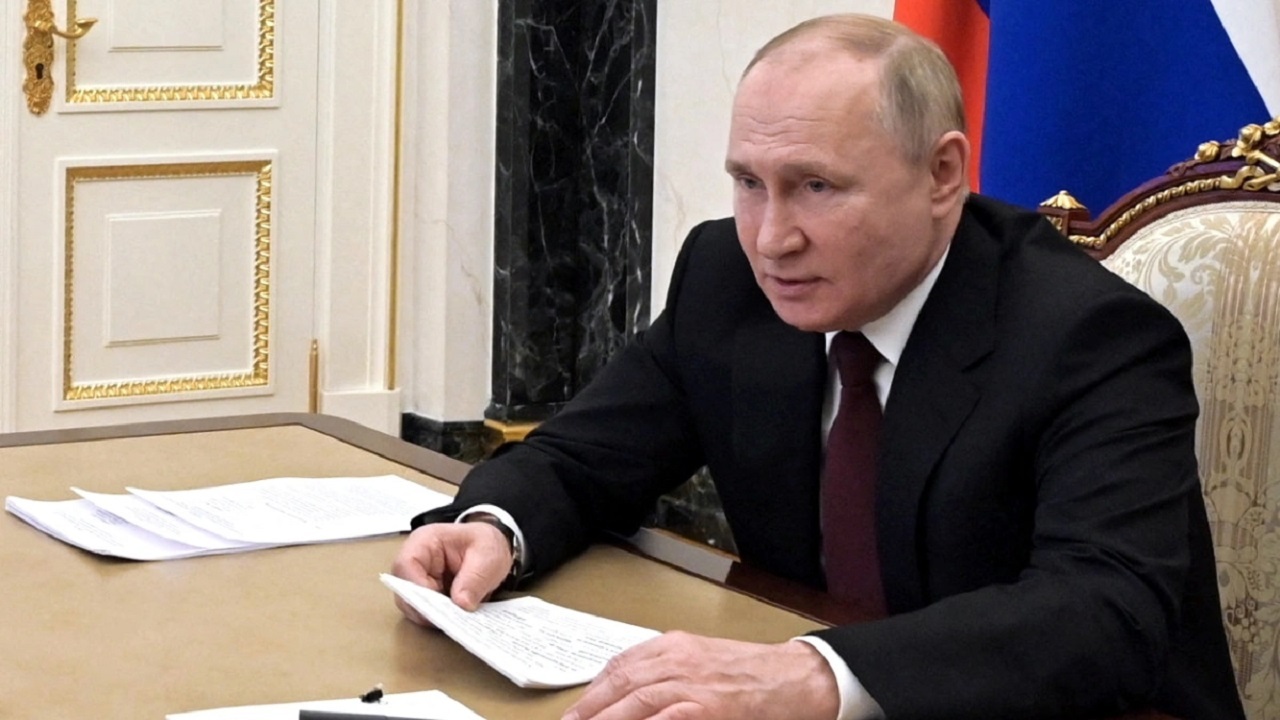 پوتین: ارسال تسلیحات جنگی به اوکراین یک سیاست مخرب است