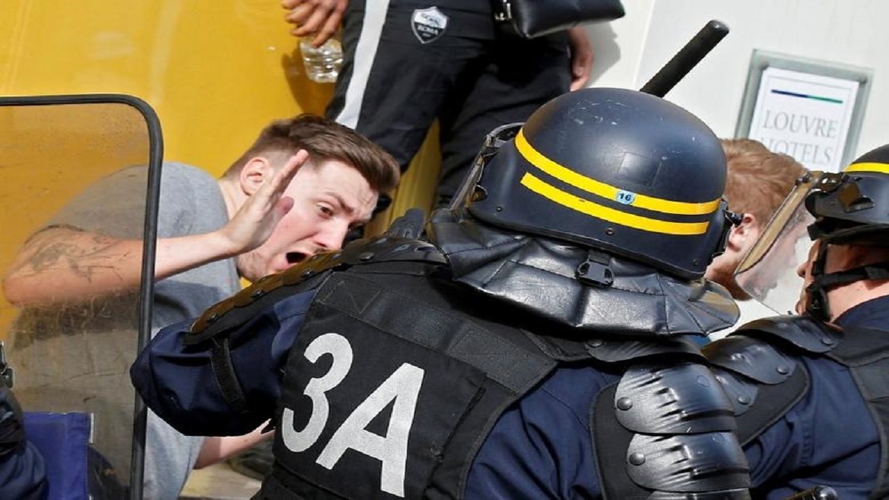 حمله پلیس فرانسه و بلژیک به هواداران فوتبال