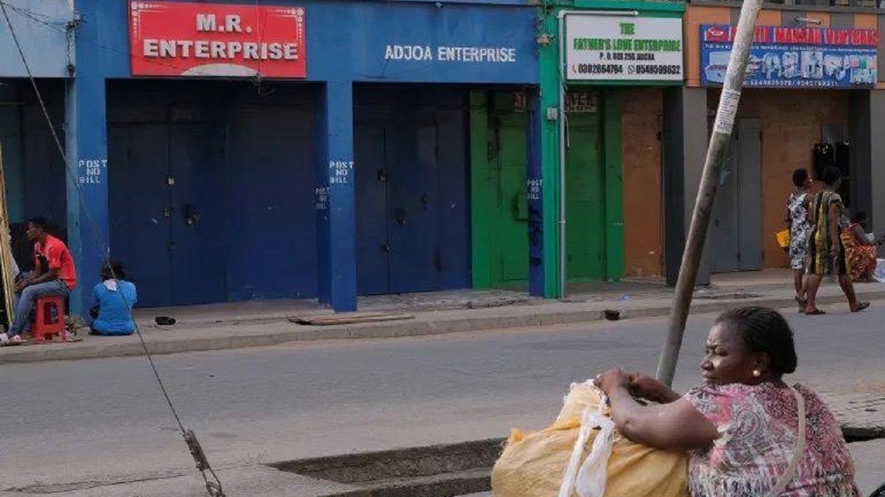 غنا پرداخت بدهی‌های خارجی را تعلیق کرد