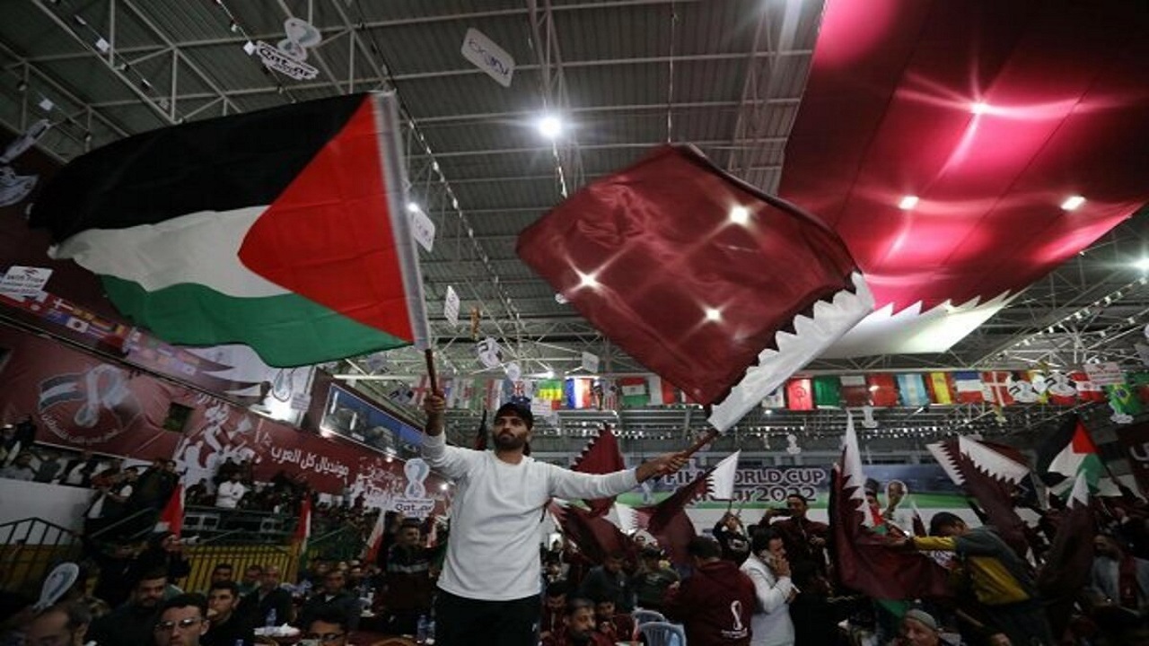 خیابان‌های دوحه در تسخیر پرچم‌های فلسطین+ فیلم