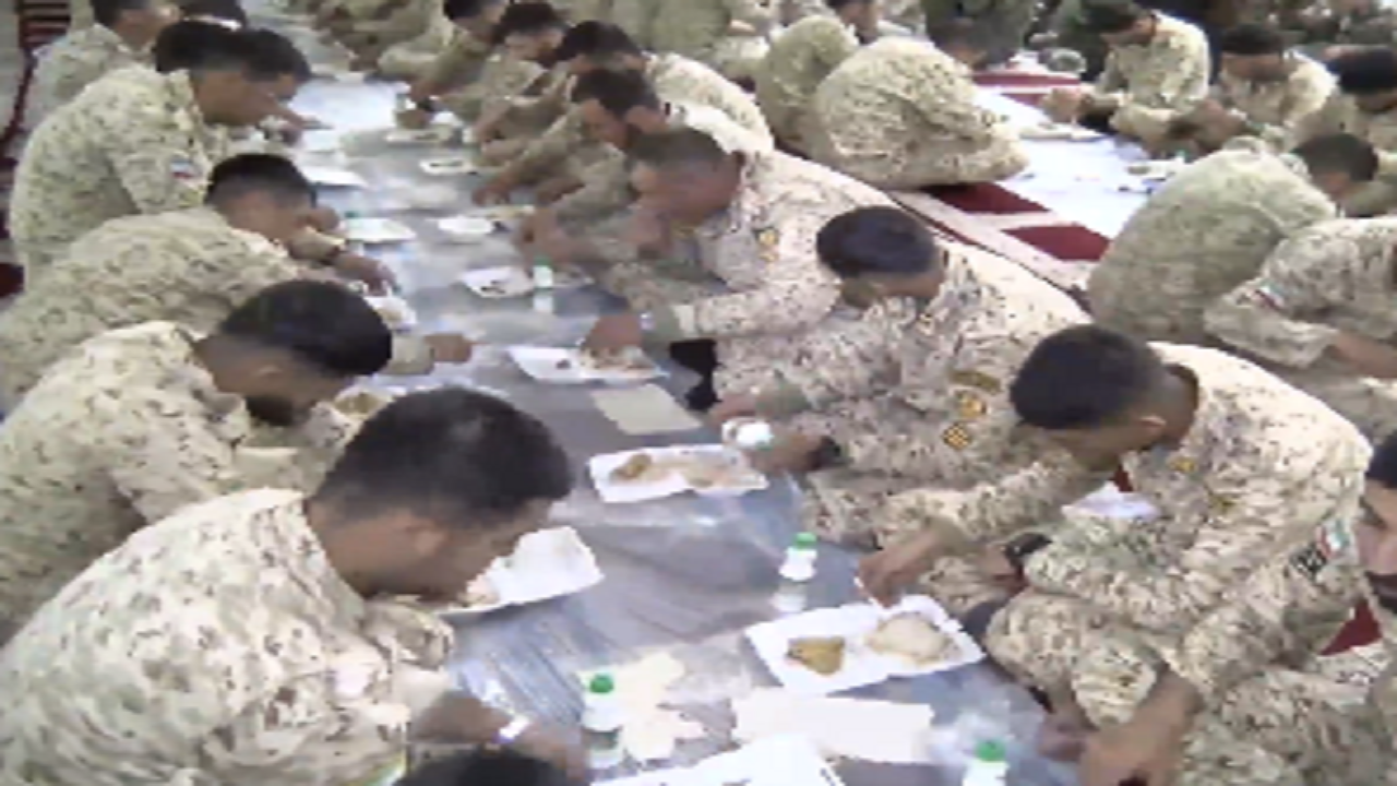 برگزاری مراسم افطاری سربازان در مراغه
