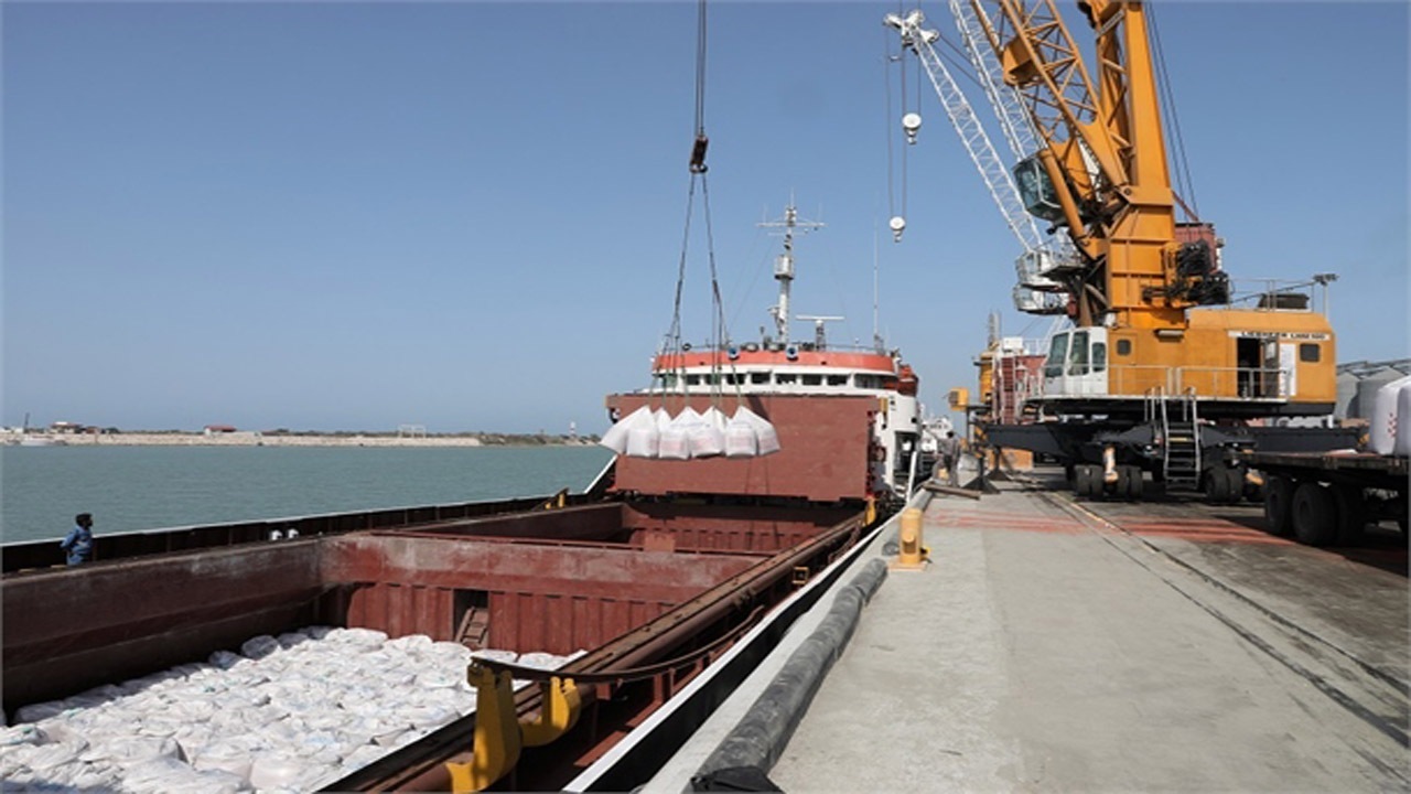 واردات بیش از ۲ میلیون و ۷۰۰ هزار تن کالا از بنادر مازندران