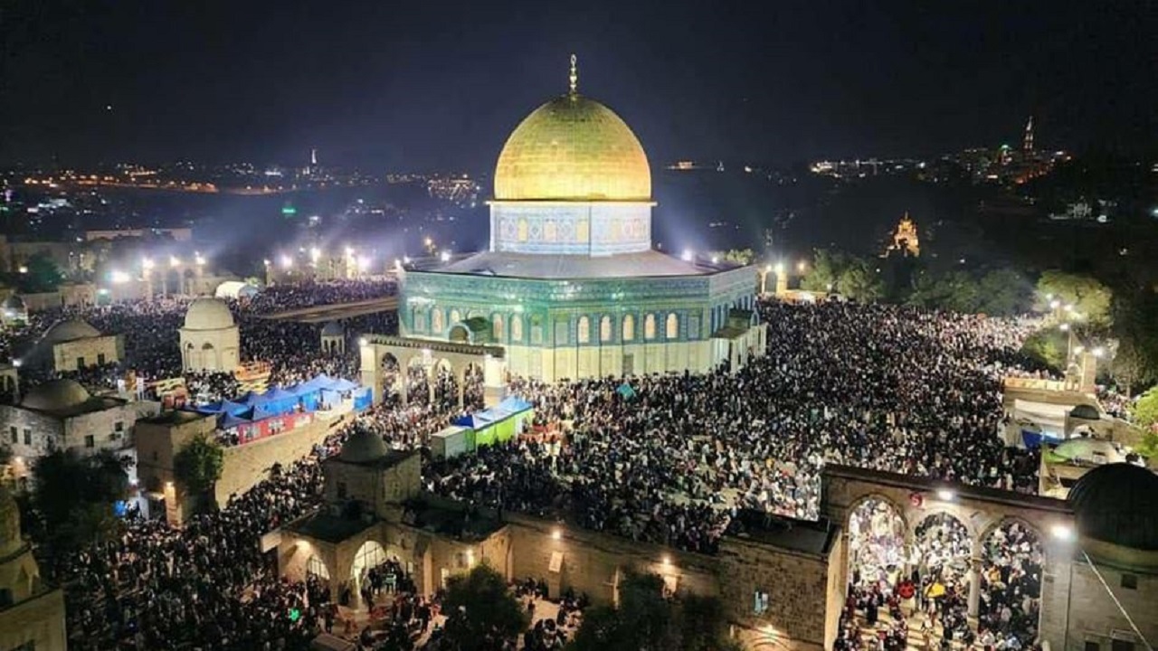 حضور ۲۸۰ هزار نمازگزار فلسطینی در مسجدالاقصی