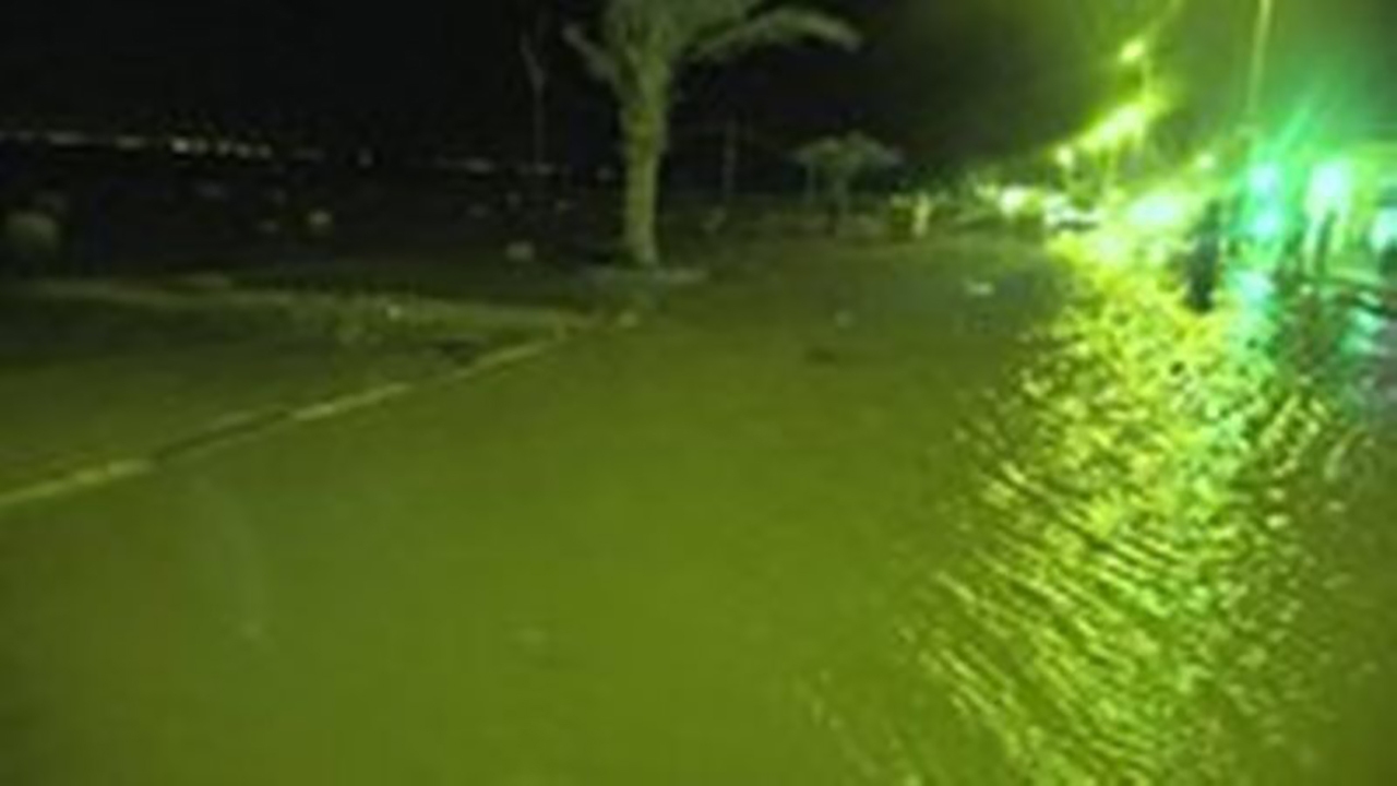 خسارت طوفان و آبگرفتگی معابر در جزیره هرمز
