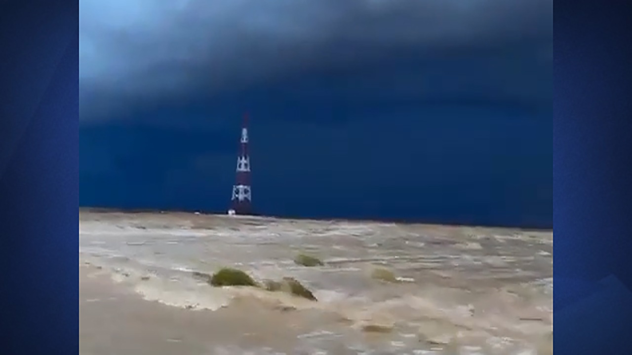 بارندگی شدید در صحرای ثمریت عمان + فیلم