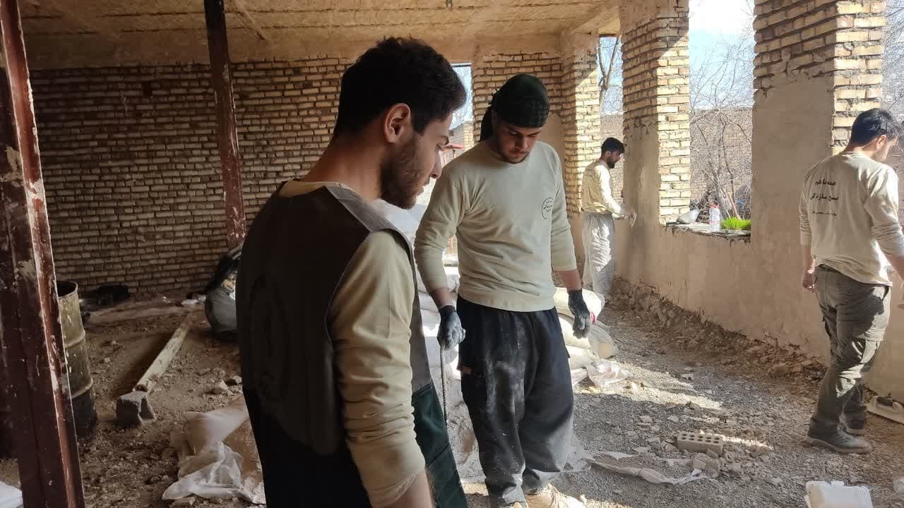 مشارکت قرارگاه ملی جهادگران در بازسازی مناطق زلزله زده خوی