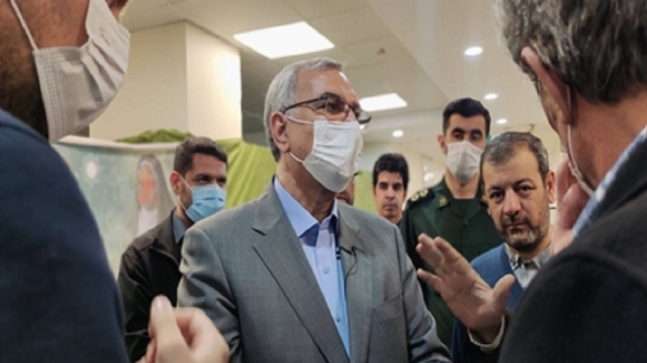 بازدید سرزده وزیر بهداشت از درمانگاه شبانه روزی شهید نبوی و داروخانه دکتر بهروزی شهر ری