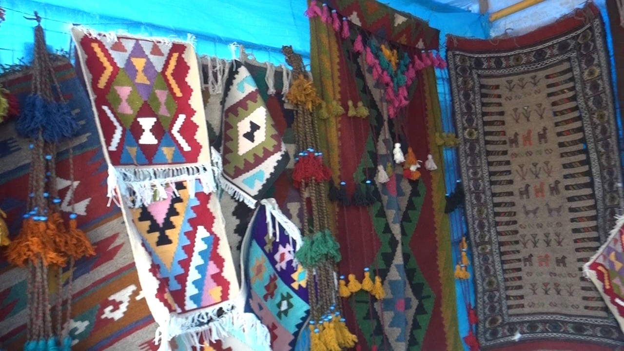 برگزاری نمایشگاه صنایع دستی و سوغات در بم
