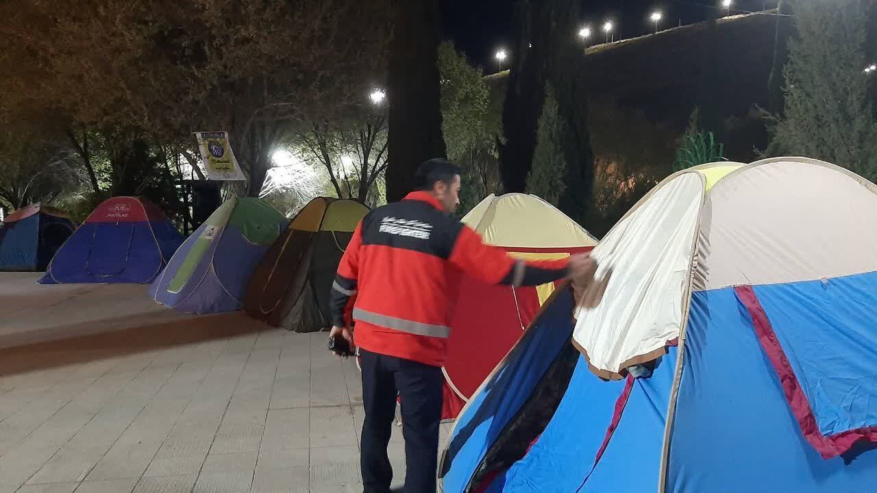 پایش چادر‌های مسافرتی نوروزی در شیراز با دوربین حرارتی/نجات جان ۸۰ مسافر