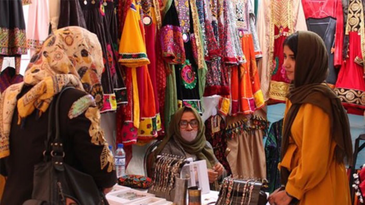 کسب‌وکارهای زنان در افغانستان در حال نابودی است