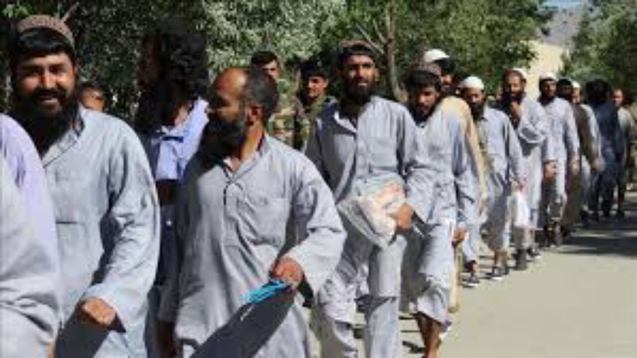 آزادی بیش از یک هزار و ۸۰۰ افغانستانی از زندان های پاکستان