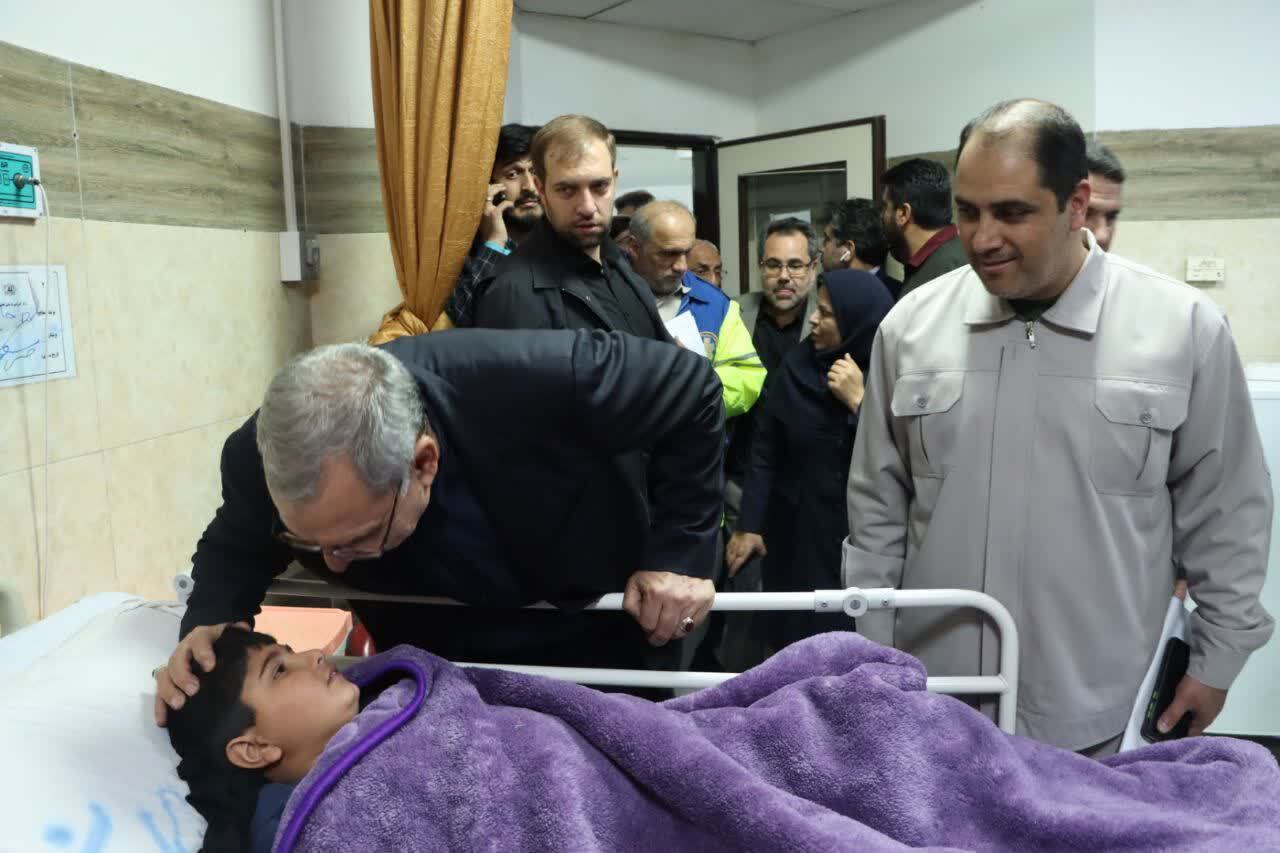 عیادت وزیر بهداشت از مجروحان حادثه تروریستی کرمان