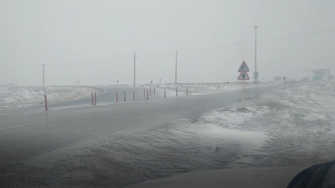 شدت بارش برف در محور دامغان به ساری از لنز دوربین شهروند خبرنگار