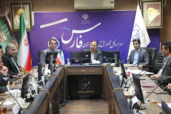 گیشه‌های ویژه فرهنگیان در شعب بانکی ملی فارس راه‌اندازی شود