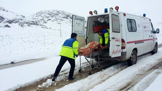 امدادرسانی به خانم ۷۵ ساله در جاده اردبیل _ نیر