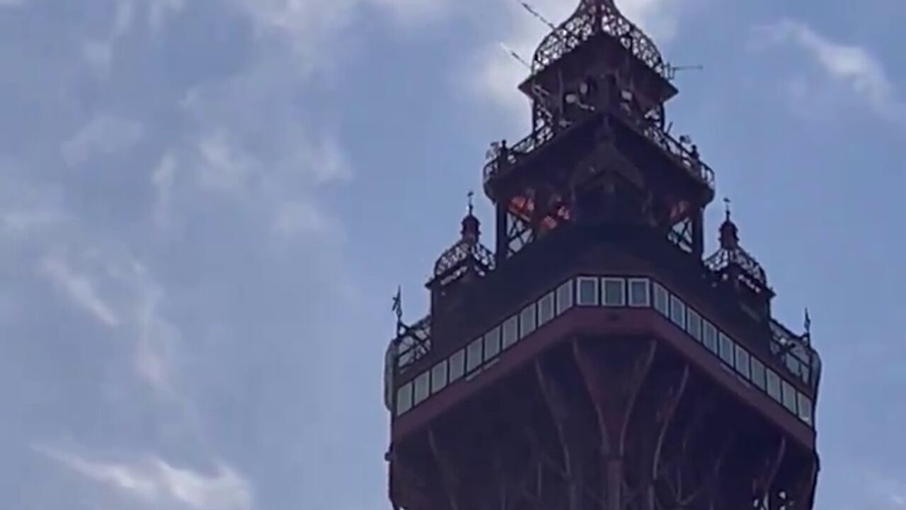 آتش‌سوزی در برج تاریخی بلک‌پول انگلیس