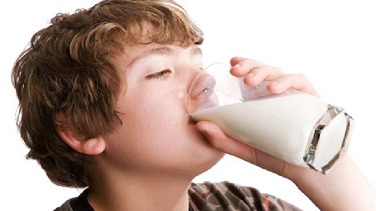 شیر، میان وعده‌ای مناسب برای افزایش یادگیری دانش آموزان است