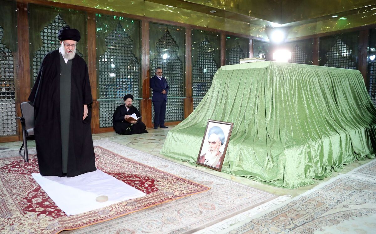 آیین بزرگداشت سالگرد شهادت فرماندهان شهید و شهدای اقتدار ایران در جنگ تحمیلی ۱۲ روزه