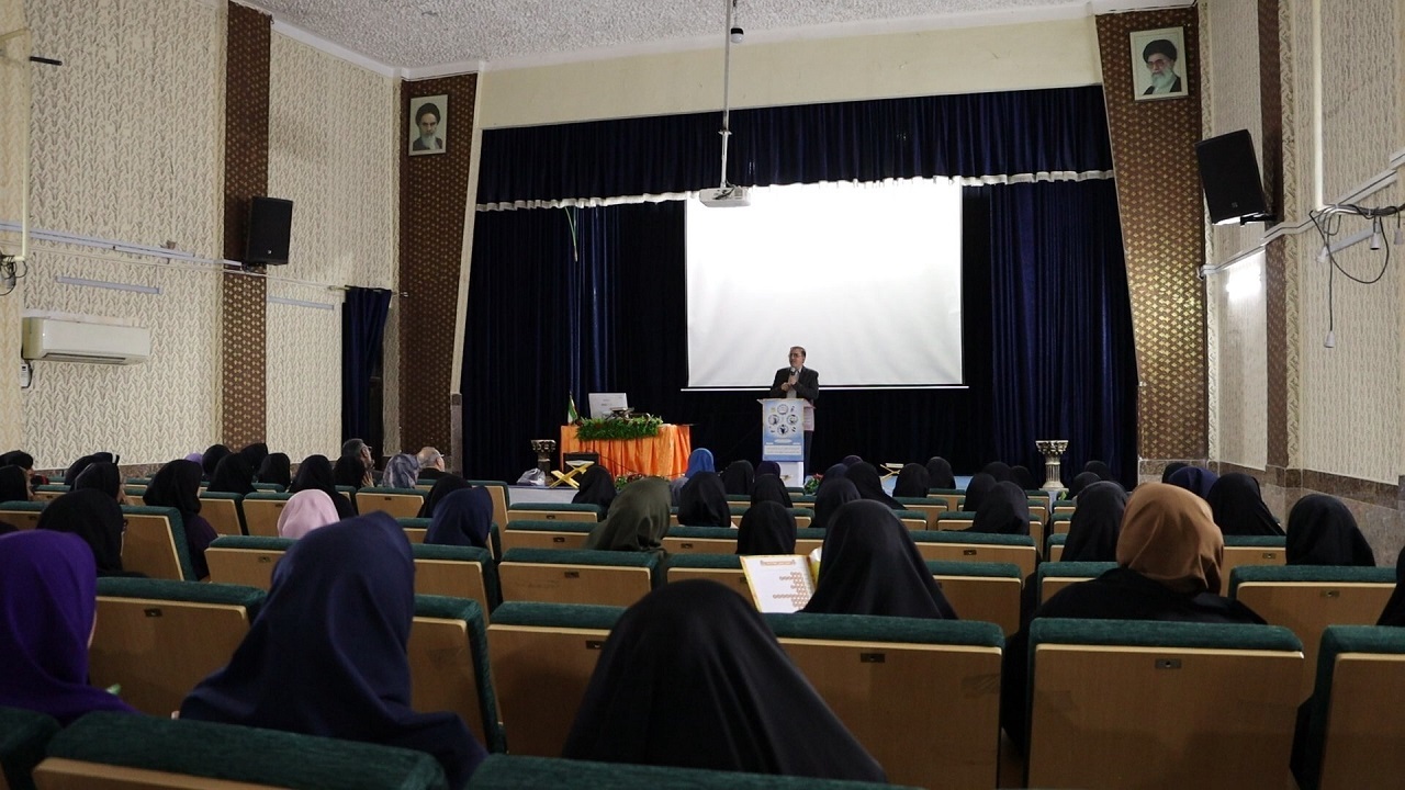 حضور  معلمان خرمشهری در کارگاه آموزش قرآن و نماز