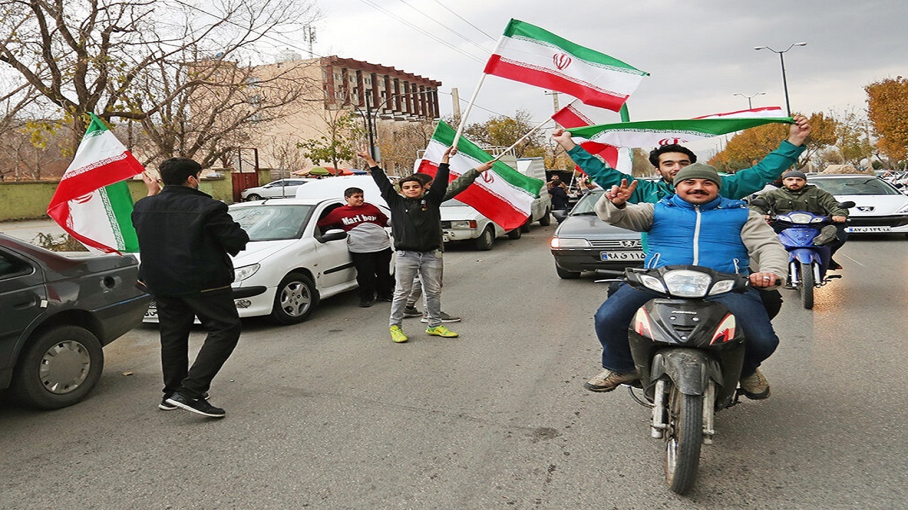 جشن مردم سمنان پس از برد تیم ملی فوتبال ایران برابر ژاپن