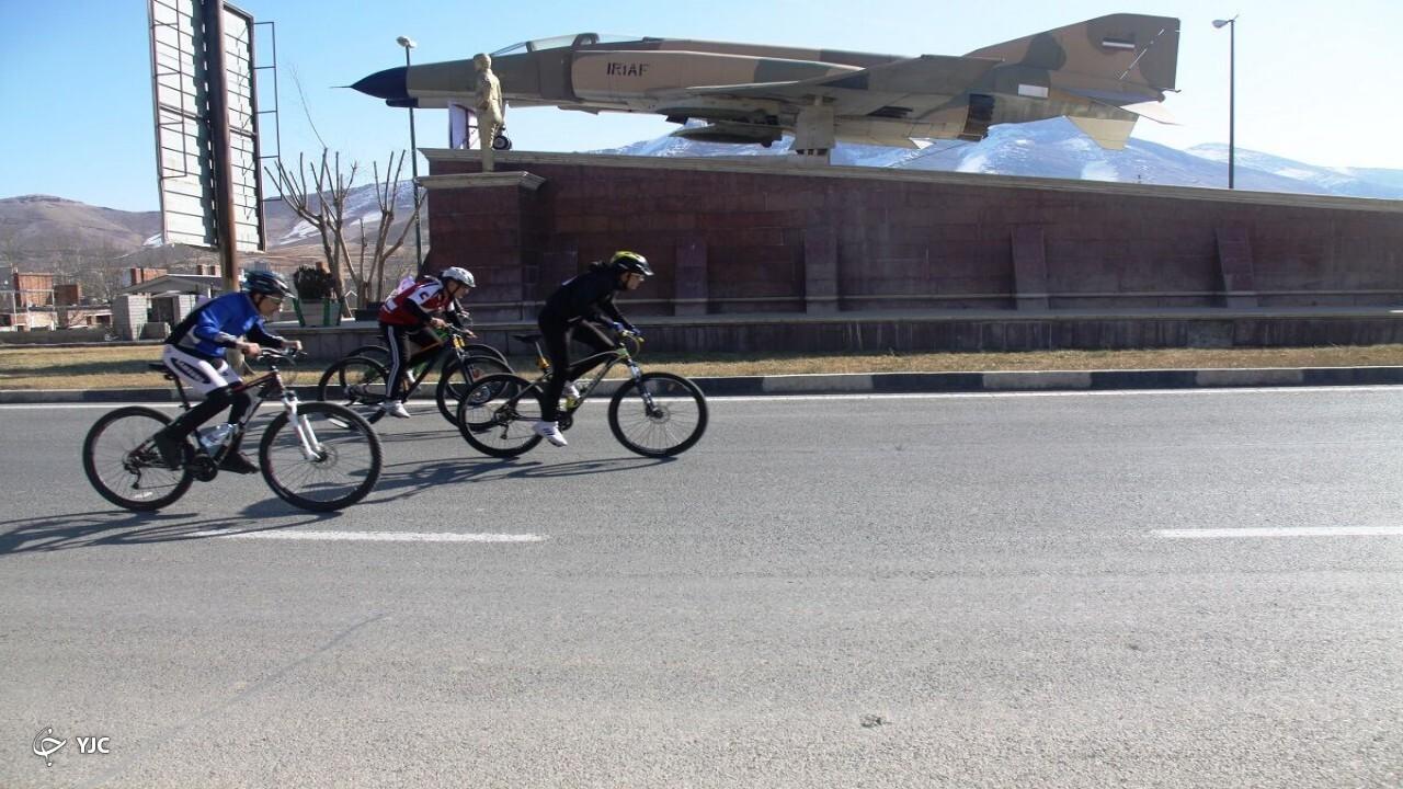 مسابقات دوچرخه‌سواری در مهاباد برگزار شد