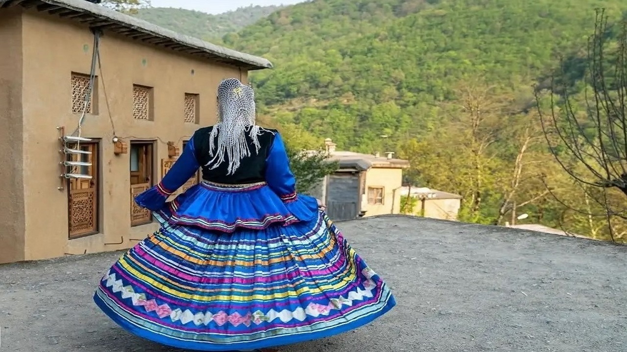 لباس محلی گیلان، شاد و رنگارنگ + تصاویر
