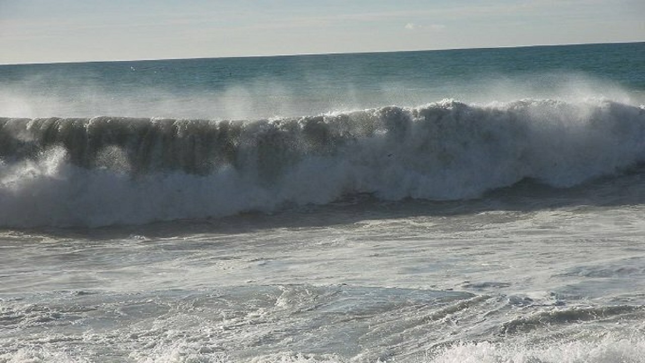 هشدار هواشناسی نارنجی دریایی برای مناطق ساحلی و دور از ساحل دریای عمان