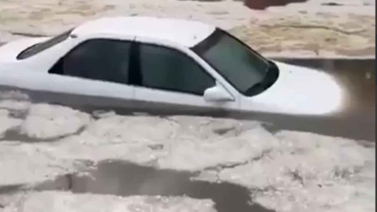 وضعیت عجیب شهر العین امارات پس از بارندگی شدید + فیلم