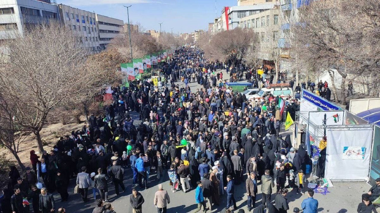 حضور گسترده مردم تبریز در ۴۵ سالگی بهار انقلاب + تصاویر