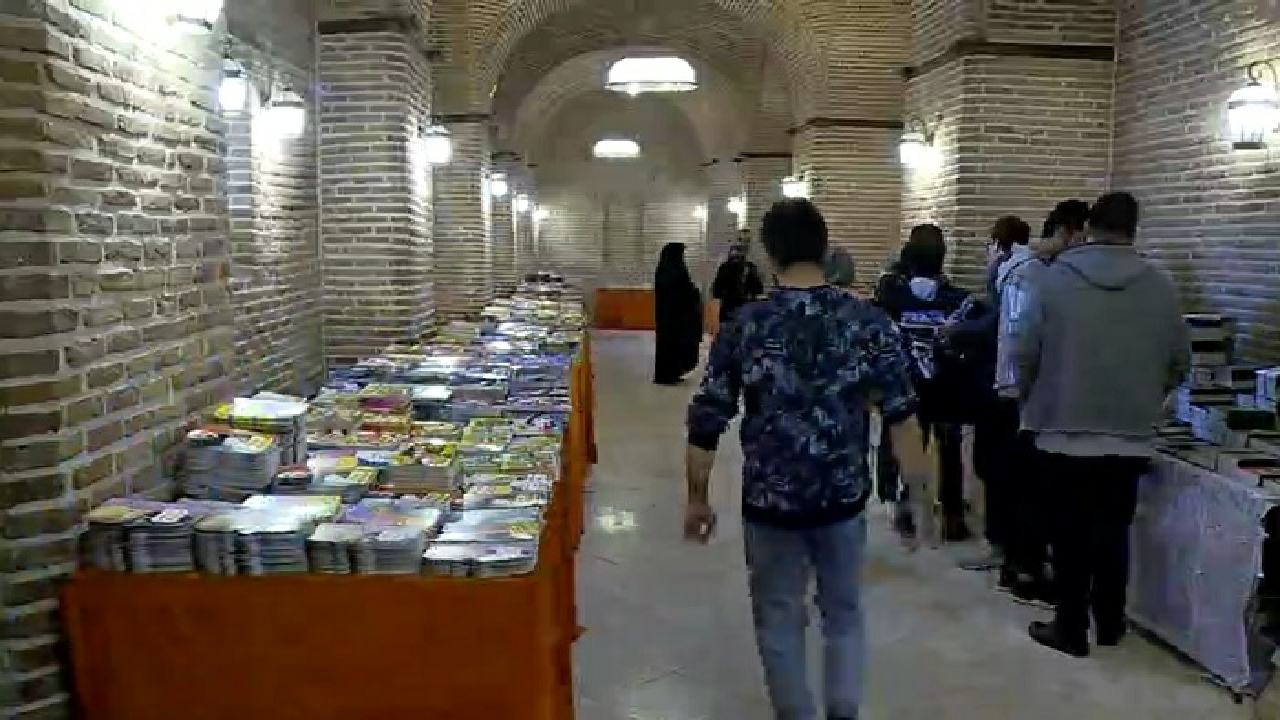 برپایی نمایشگاه کتاب در قزوین 