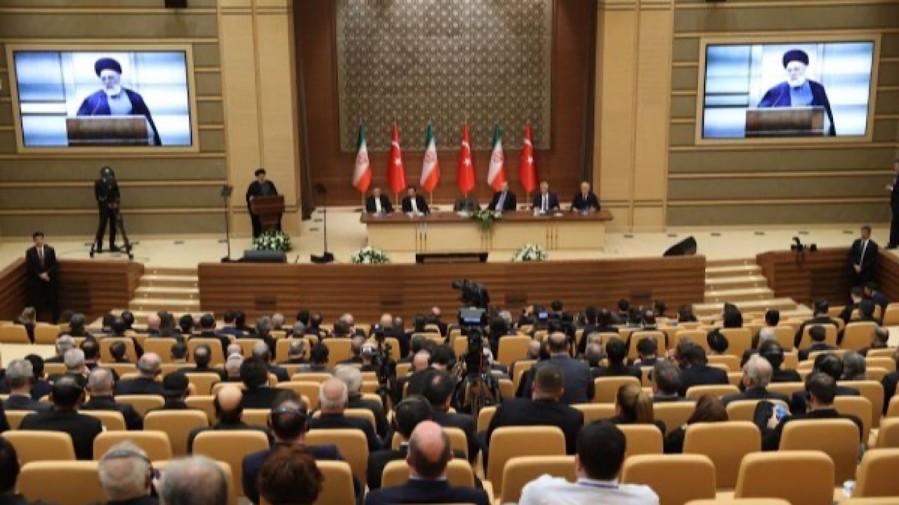 پیام حضور سران ایران و ترکیه در نشست فعالان اقتصادی اراده قاطع برای توسعه همه جانبه روابط است