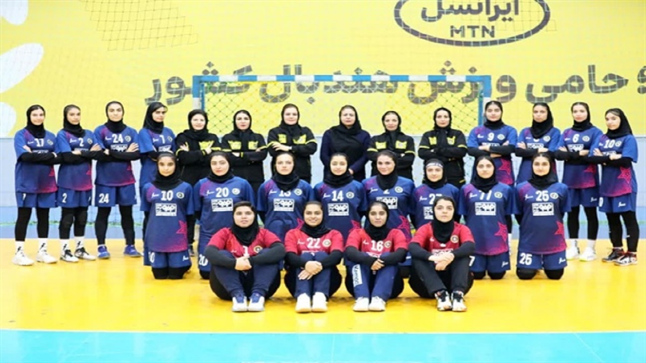 دختران سپاهان آماده رقابت با حریفان در مسابقات هندبال جوانان کشور