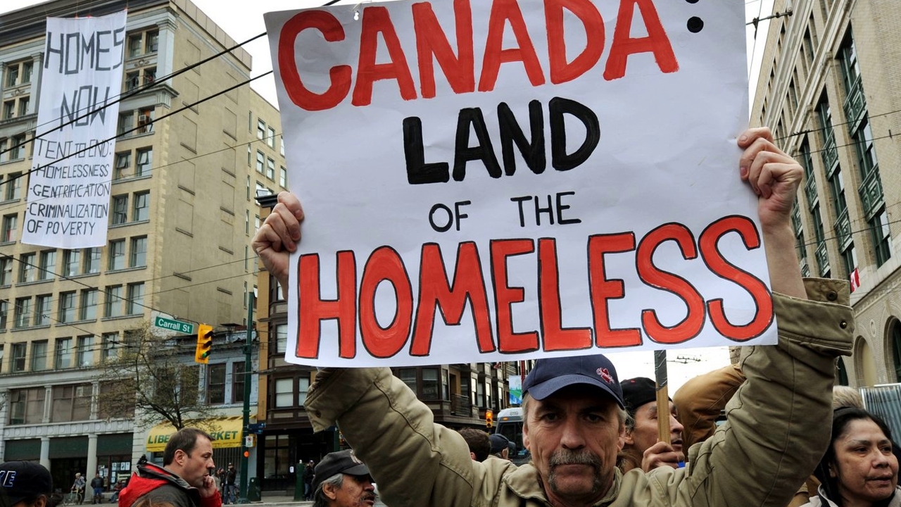 بی‌خانمان شدن یک کانادایی به دلیل افزایش اجاره‌بها + فیلم