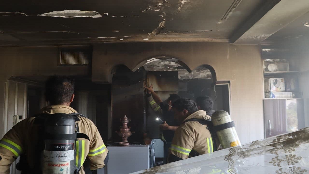 آتش سوزی یک مجتمع مسکونی در زنجان مهار شد