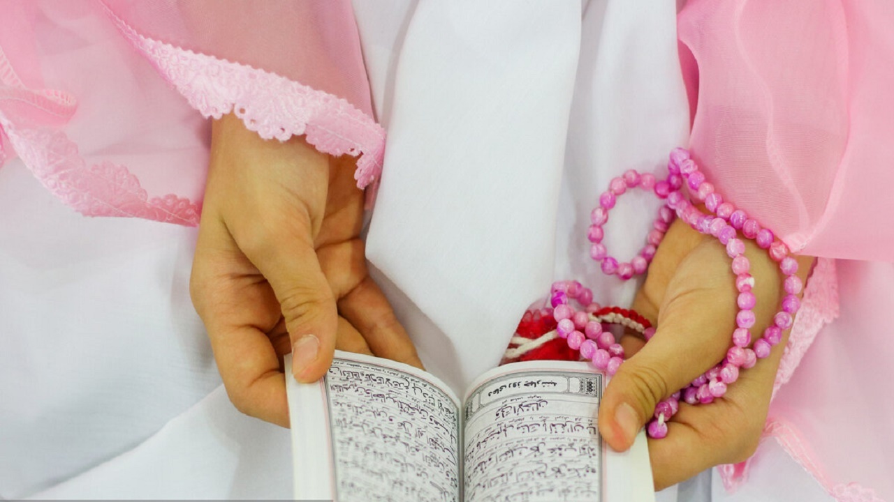 جشن عبادت دختران دانش آموز تحت پوشش کمیته امداد گلستان