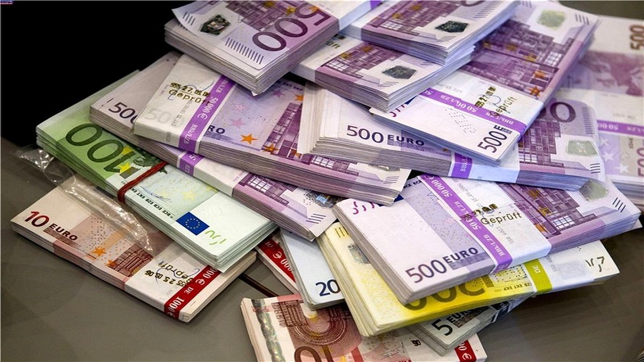 تشکیل ۱۹ هزار میلیارد ریال پرونده قاچاق ارز در آذربایجان‌غربی