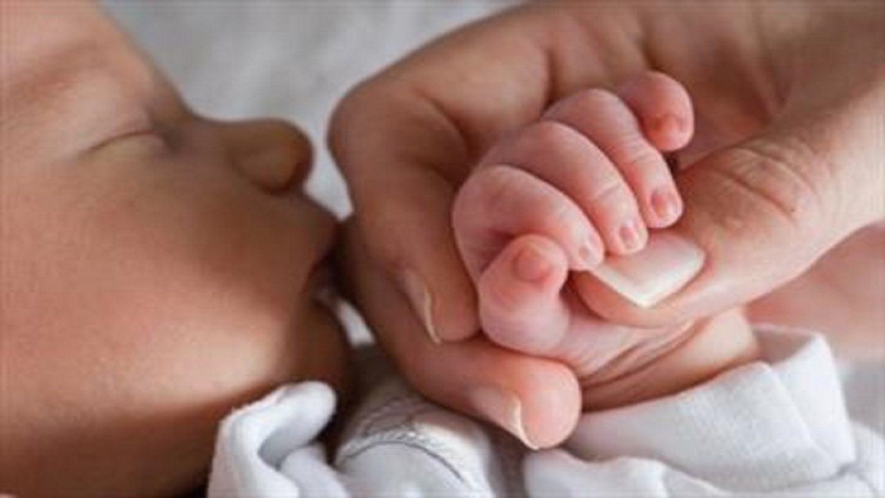 ارائه خدمات رایگان به ۹۰۰ مادر باردار و شیرده در همدان
