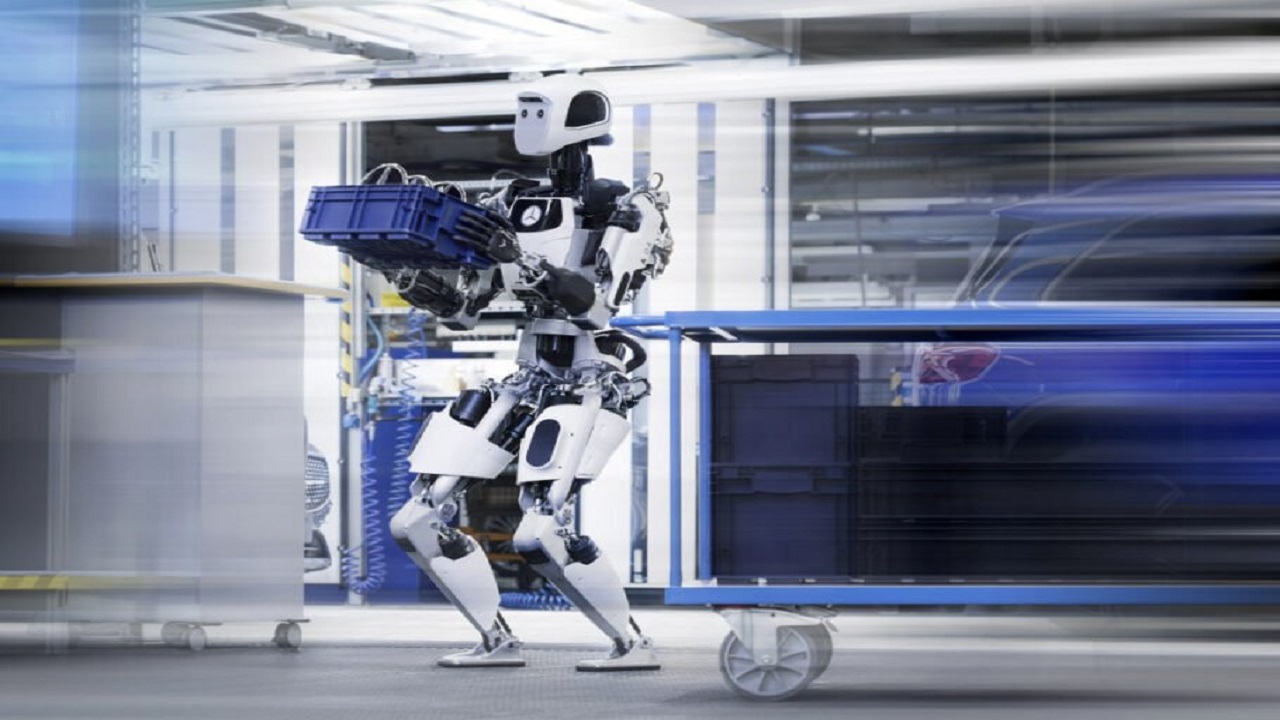 مرسدس ربات‌های انسان‌نما را برای انجام کار‌های «تکراری و ساده» آزمایش می‌کند