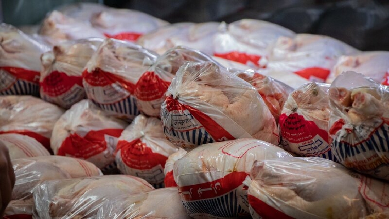 عرضه ۵۰۰ تن مرغ و گوشت در بازار شب عید گیلان