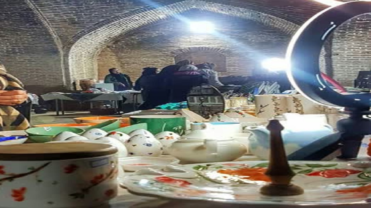 برپایی نمایشگاه صنایع دستی در کاروانسرای عهد صفوی فریمان + فیلم و تصاویر