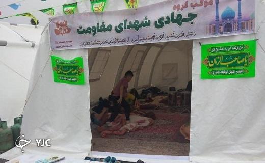 جلوه هایی از پیاده روی منتظران ظهور در قم / از عهد با امام عصر (عج) برای شرکت در انتخابات تا برپایی موکب های محور مقاومت