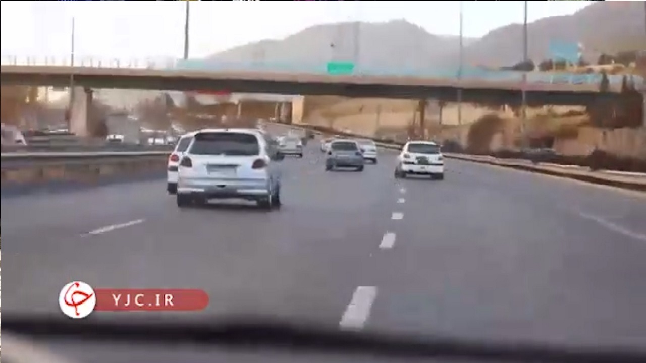 دستگیری راننده متخلف توسط پلیس نامحسوس در بزرگراه + فیلم