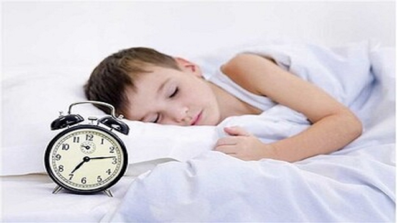 چرا کودکان باید صبح زود بلند شوند و مدرسه روند؟ + فیلم