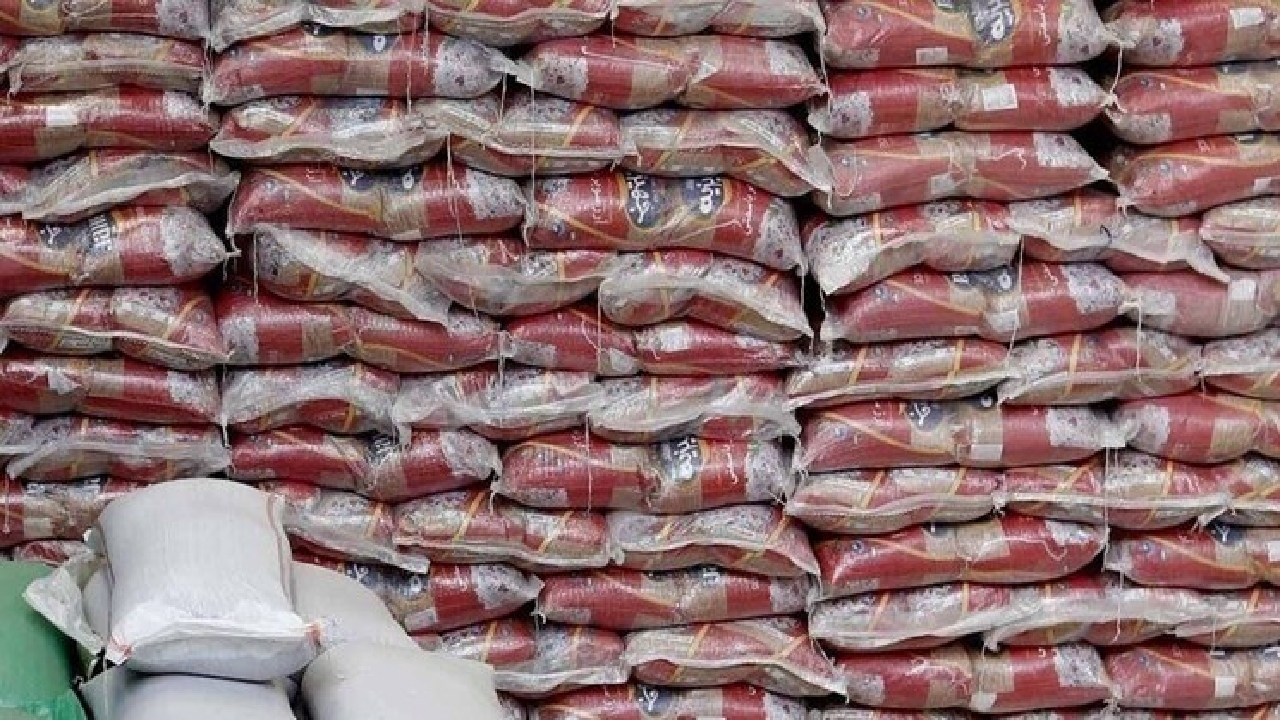 کشف انبار کیسه‌های برنج و روغن احتکار شده در تهران