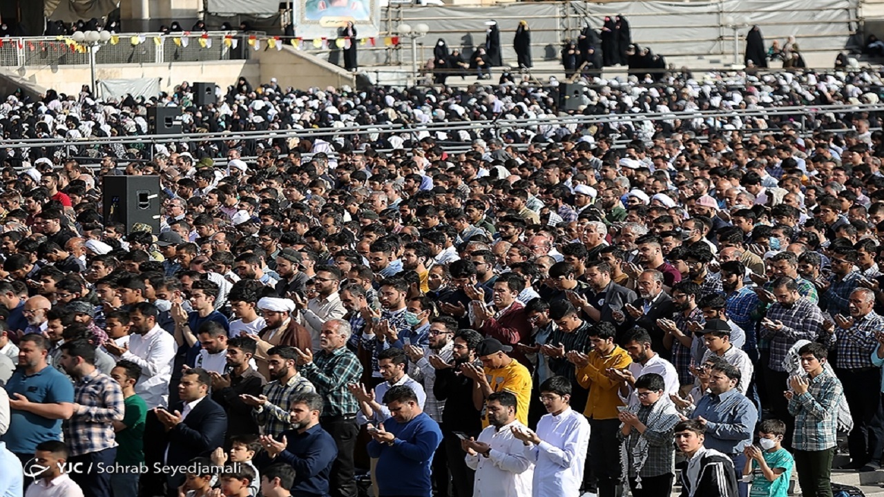 واقعیت جامعه ایران، جلوه‌هایی است که در نماز عید فطر مشاهده و شگفتی‌ساز شد
