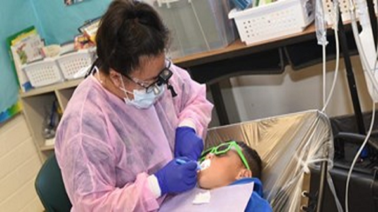 ارائه ۱۵۰۰ خدمت دندانپزشکی به مددجویان ایلامی