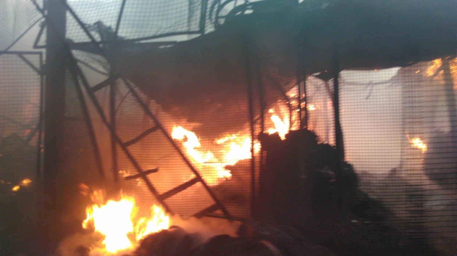 آتش سوزی در انبار قطعات یدکی موتور